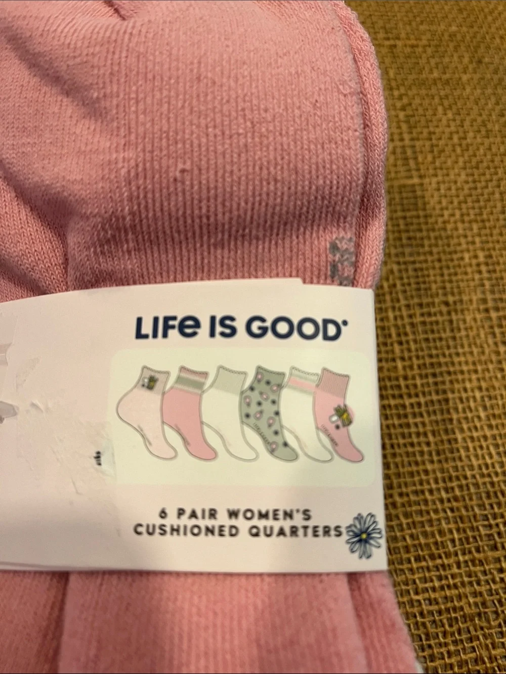 Life Is Good Pink Women's Cushioned Quarter Socks with Embroidered Cat